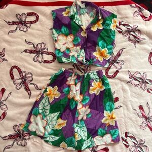 Vintage Hilo Hattie Hawaiian purple hibiscus two piece set top S and bottom M